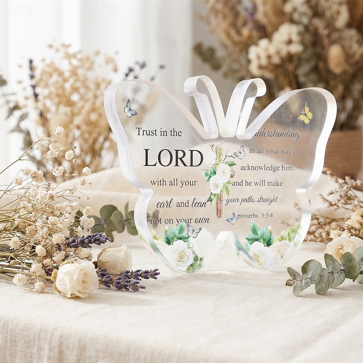 פריט קישוט בצורת לב ופרפר ליום האם אחד. קיימות מספר אפשרויות. מתאים למתנות יום האם ולקישוטי שולחן לחג המשפחה. 2026 - $9.99 –P18