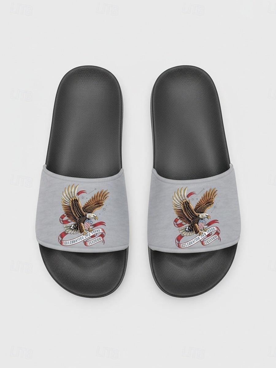 Blå patriotiske sandaler for menn – lette strandtøfler med grafikk av ørn og amerikansk flagg og «250»-design for ferie, basseng, feriested og fritidsklær om sommeren. 2026 - $24.99 –P1