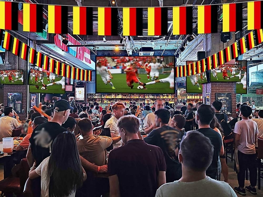Guirlande de fanions de l'Allemagne pour la Coupe du Monde de football d'été : 50 fanions, guirlande de 14 mètres de petits drapeaux allemands pour la décoration, les écoles, les fêtes et les de 2026 ? $16.99 –P6
