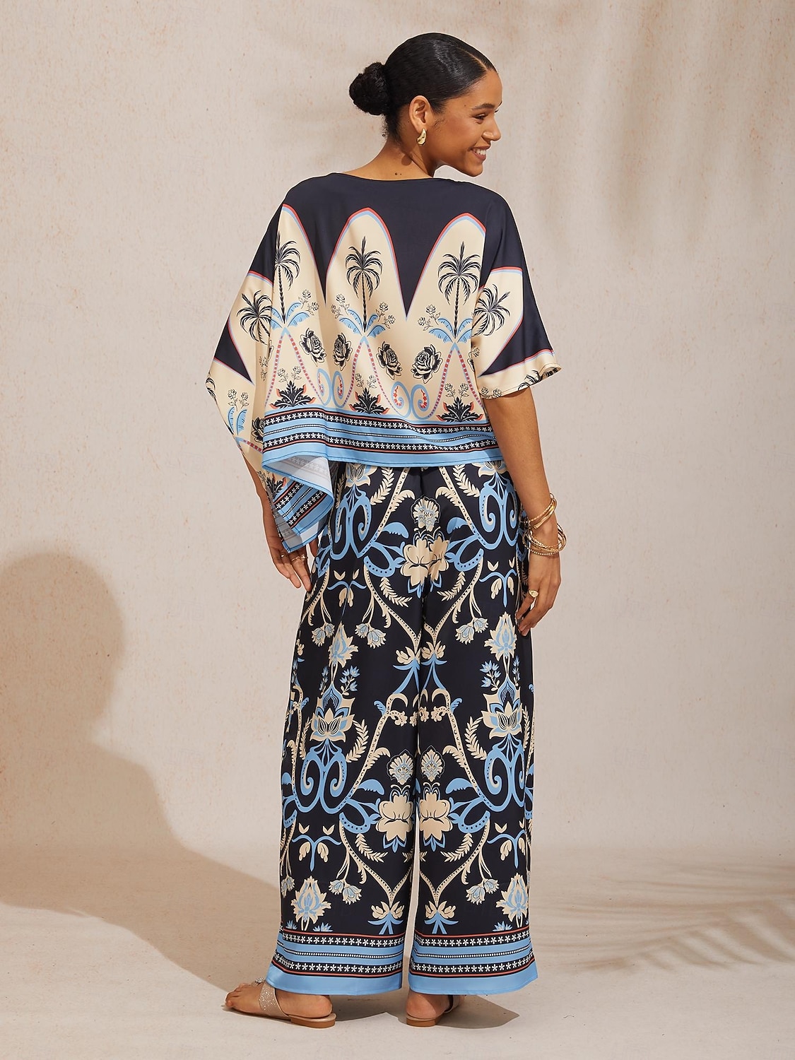 Kesäyön palmunvärinen silkkinen satiinitoppi, dolmanhihoilla 2026 - $56.99 –P6