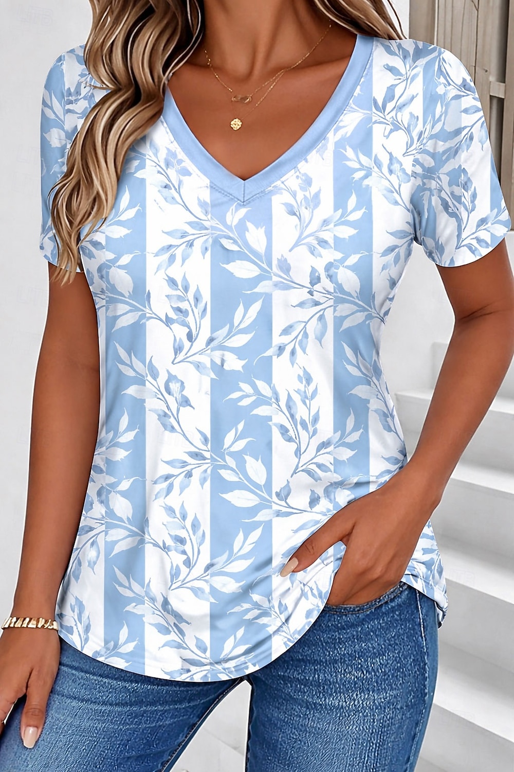 Mulheres Camiseta Imprimir Floral Gráfico Plantas à moda Clássico Casual Manga Curta Decote V Tops regulares Diário Azul Rosa Verde Verão Primavera de 2026 por $21.99 –P1