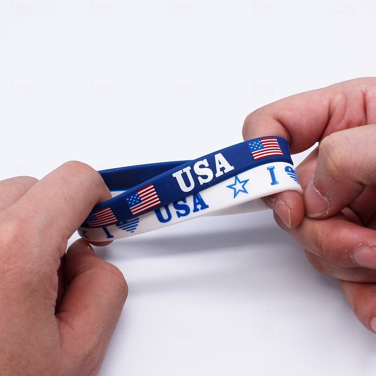 18 braccialetti patriottici in silicone – rosso, bianco &design bandiera blu degli Stati Uniti, braccialetti regolabili multicolori per il 4 luglio, il Memorial Day, bomboniere del 2026 a $15.99 –P6