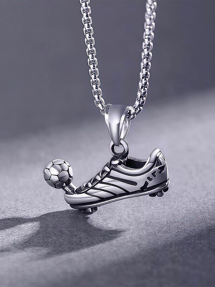 Collana da uomo in acciaio inossidabile con ciondolo a forma di calcio di pallone, gioiello per tifosi di calcio, ideale per partite e per l'uso quotidiano. del 2026 a $7.99 –P5