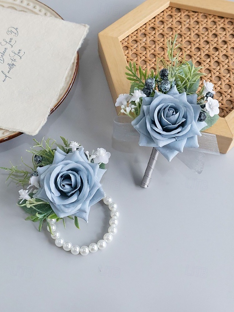 Ensemble boutonnière et bracelet de mariée pour homme, en polyester bleu clair à motif floral artificiel, idéal pour les mariés, les bals de fin d'année, les fêtes et les soirées formelles. de 2026 ? $14.99 –P8