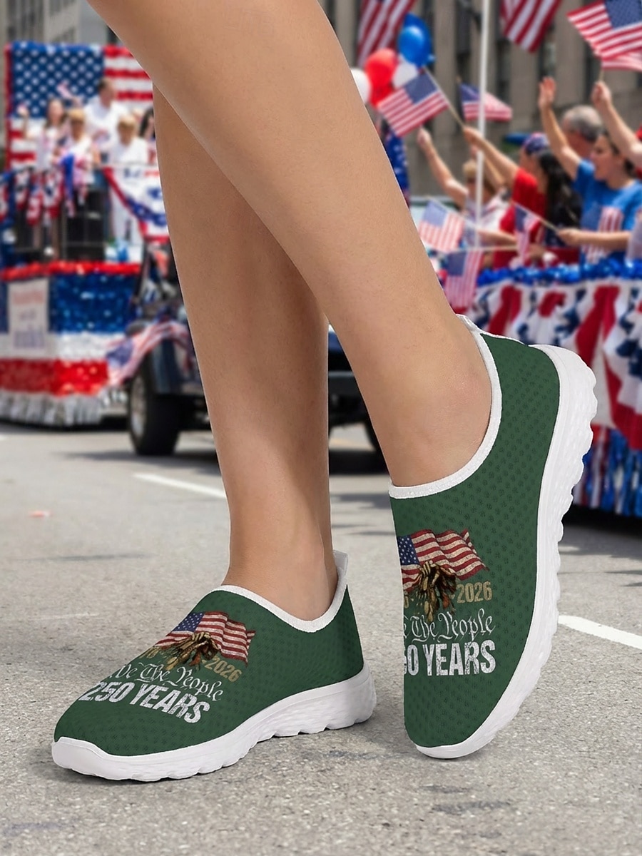 Женские патриотические слипоны — удобные и дышащие сетчатые зеленые туфли с изображением американского флага для парадов, Дня независимости 4 июля, 250-летия США и национальных торжеств. 2026 - $32.99 –P3