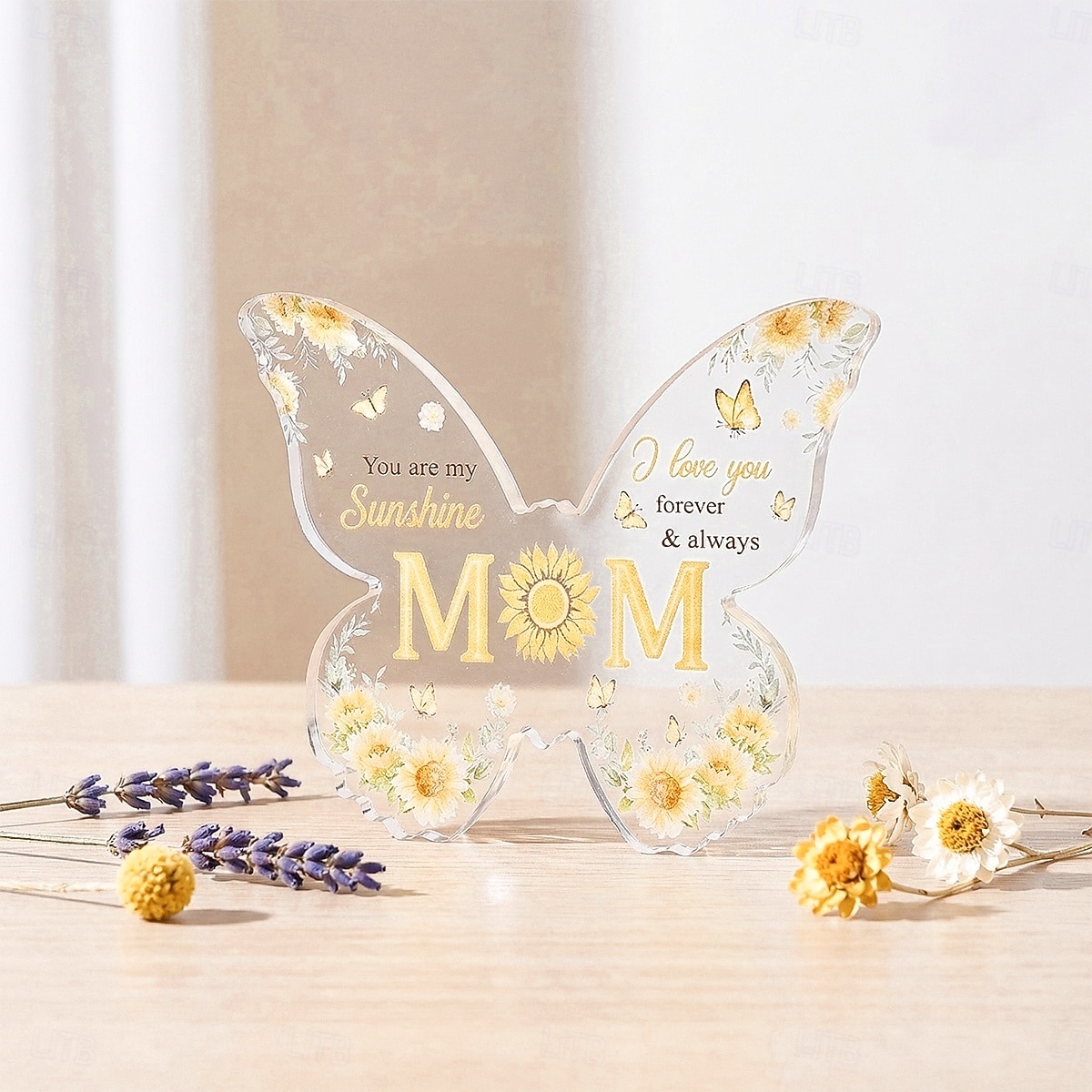 פריט קישוט בצורת לב ופרפר ליום האם אחד. קיימות מספר אפשרויות. מתאים למתנות יום האם ולקישוטי שולחן לחג המשפחה. 2026 - $9.99 –P19