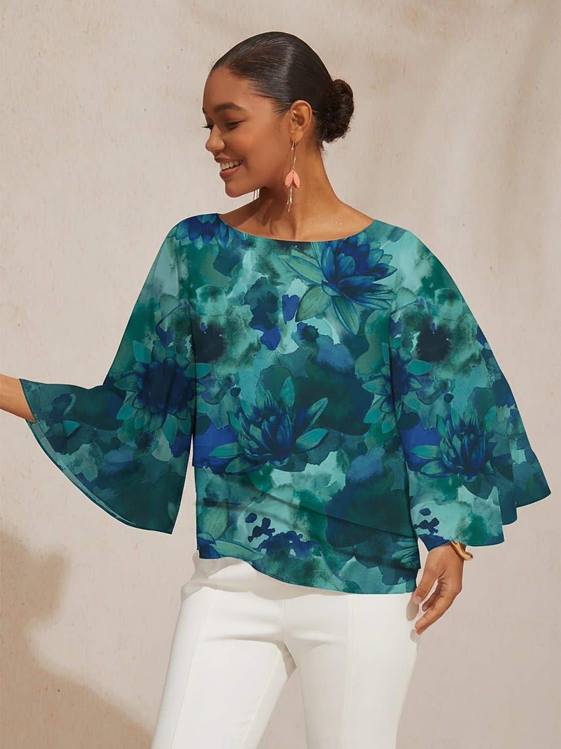 Top a strati in chiffon con fantasia Ocean Bloom del 2026 a $67.99 –P3