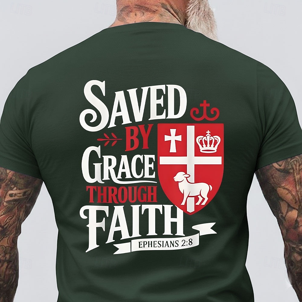 T-shirt religieux chrétien à manches courtes, coupe standard, idéal pour un homme, avec le message « Sauvés par la grâce au moyen de la foi » (Éphésiens 2:8). Motif : bouclier rouge, croix, couronne, de 2026 ? $21.99 –P2