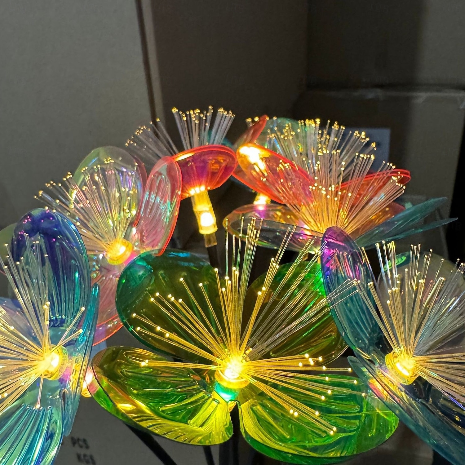 2026年 ソーラーライト バタフライガーデンデコレーション 揺れるソーラーバタフライライト 屋外用 ガーデンパティオ ヤードポーチ クリスマス 花壇 デコレーション 家へのギフト  コレクション – $28.79 –P3