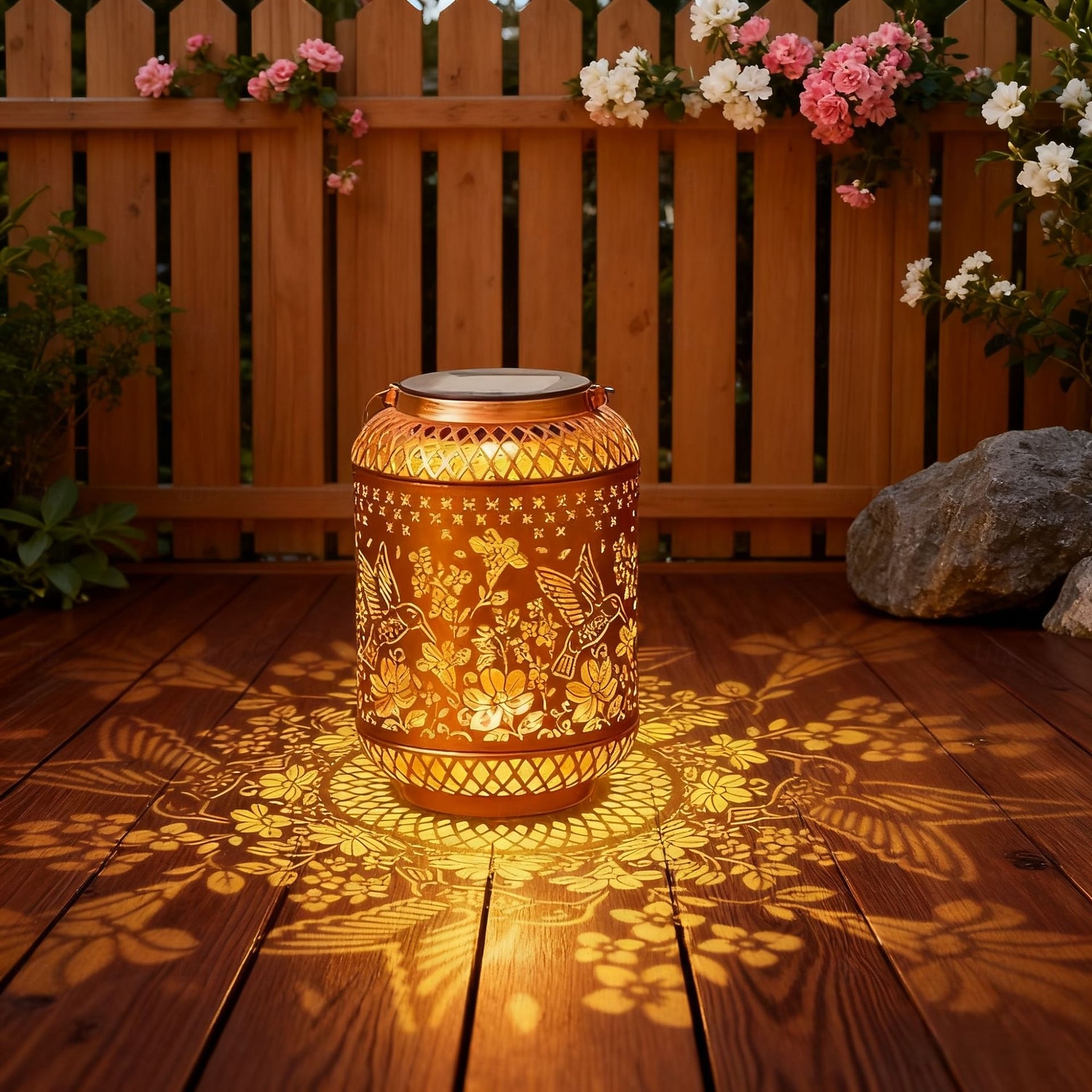 Felinar metalic cu proiecție solară pentru exterior, tip colibri, lumină suspendată impermeabilă IP44, lampă LED decorativă pentru grădină, terasă, curte, alee, gazon, verandă, sărbători &cadou de 2026 - $23.99 –P4