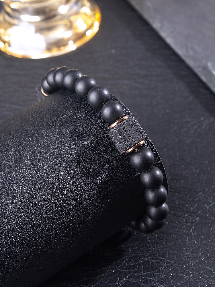 Bracelet pour homme en perles de pierre volcanique, deux styles, perles de lave noire mate, bijou tendance et décontracté, parfait pour le quotidien et les voyages. de 2026 ? $7.99 –P7