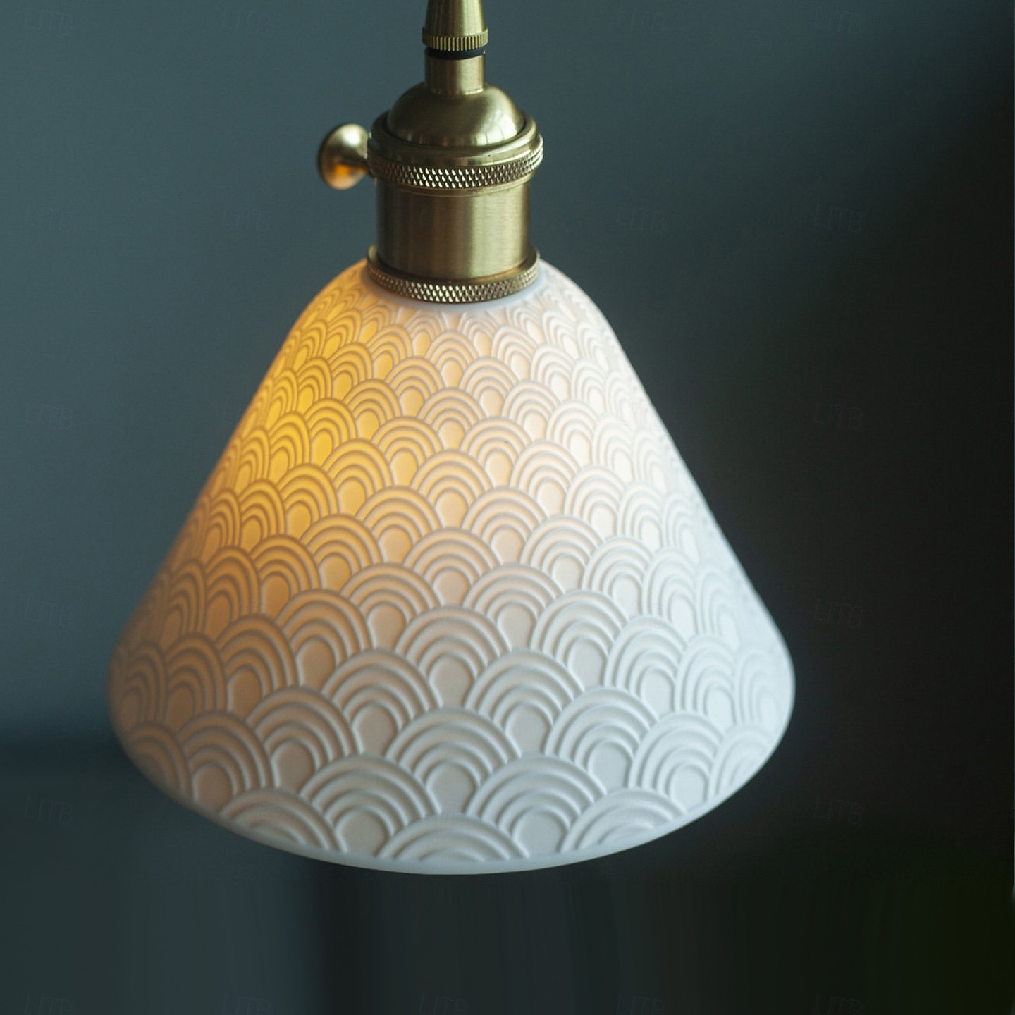 moderni messinkinen kupumainen kattokruunu moderni valkoinen keraaminen riippuvalaisin pohjoismaisen kultainen keittiösaarekkeen riippuvalaisin ruskea säädettävä ripustusjohto ravintolan yöpöydälle, baaritiskille, kahvilaan, makuuhuoneeseen 2026 - $95.99 –P6