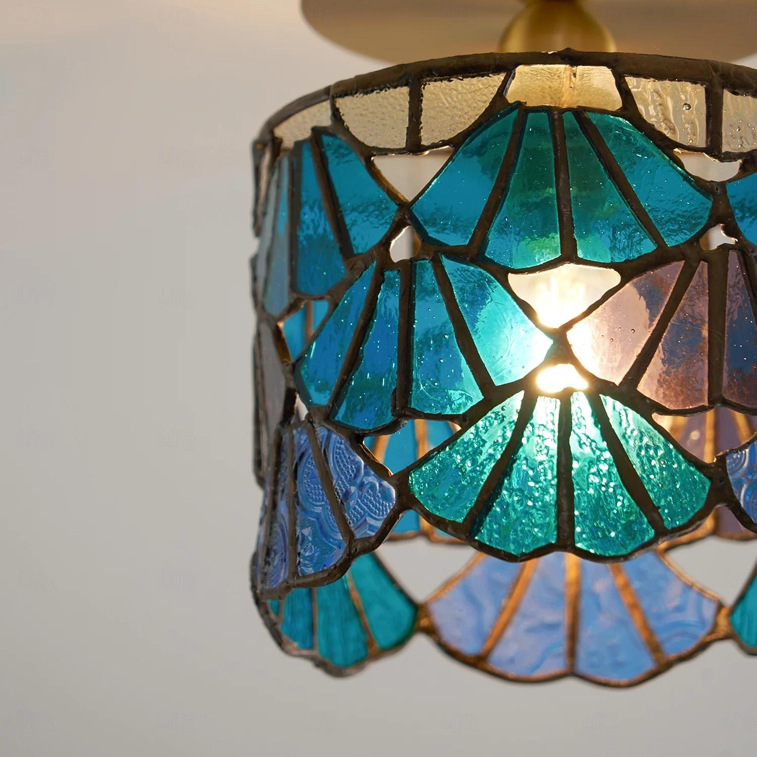 Luminária de teto retrô com vitral azul cilíndrico em vidro com padrão de água, ideal para ilha de cozinha. Luminária de teto vintage ajustável em latão. de 2026 por $146.99 –P12