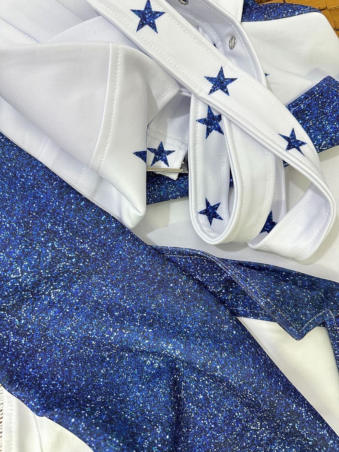 Match mondial de football 2026 Tenues Costume élégant Vêtements de sport pompom girl ancien Sexy Football Adulte Femmes Mascarade Soirée Événement de football Se déguiser de 2026 ? $48.99 –P12