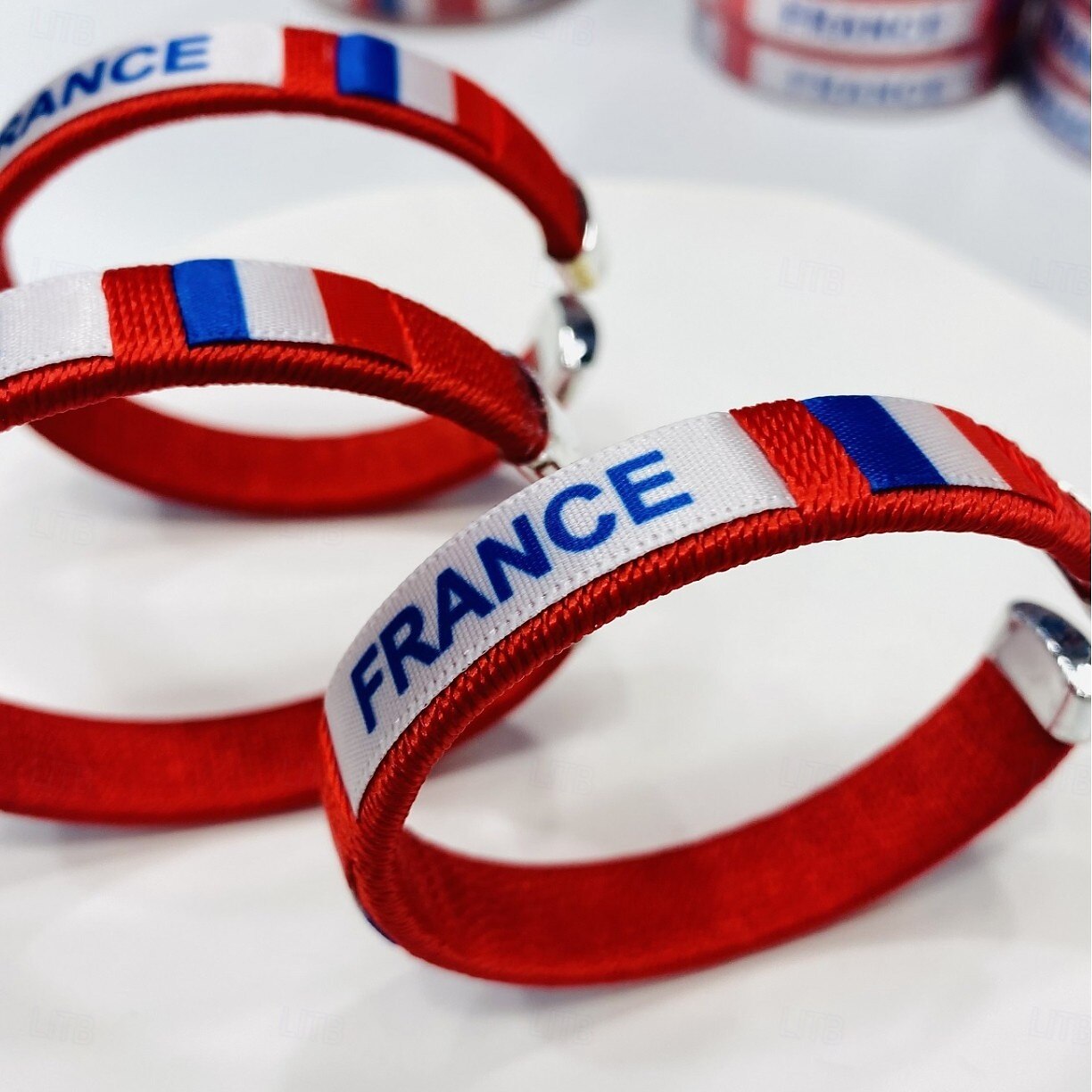 Partita mondiale di calcio 2026 Braccialetto France Calciatore Tifoso di calcio francese Casual Bambini Adulti Unisex All'aperto Incontro Vestirsi del 2026 a $18.99 –P8