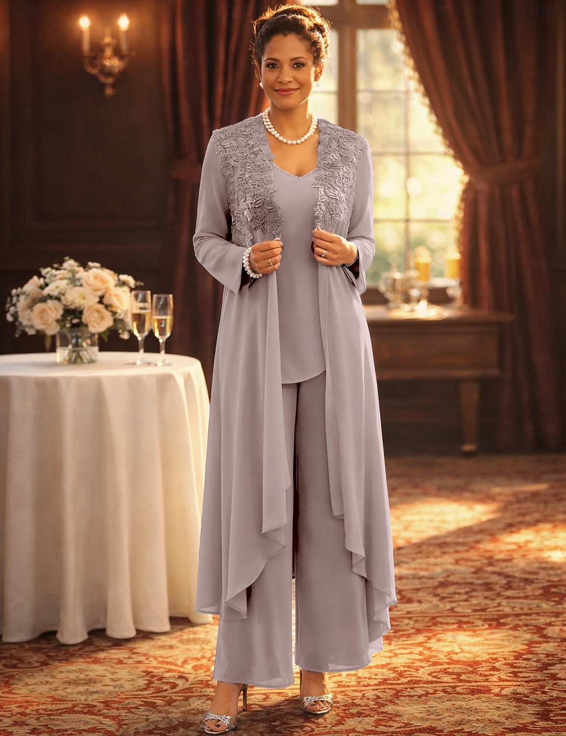 Tuta Completo Pantalone Tre Pezzi Lunghezza al pavimento Abito da cerimonia per signora Senza Maniche Scollo a V Elegante Festa Formale Ospite di nozze Pizzo Misto Lino-Cotone Abiti con Giacca con del 2026 a $229.99 –P5