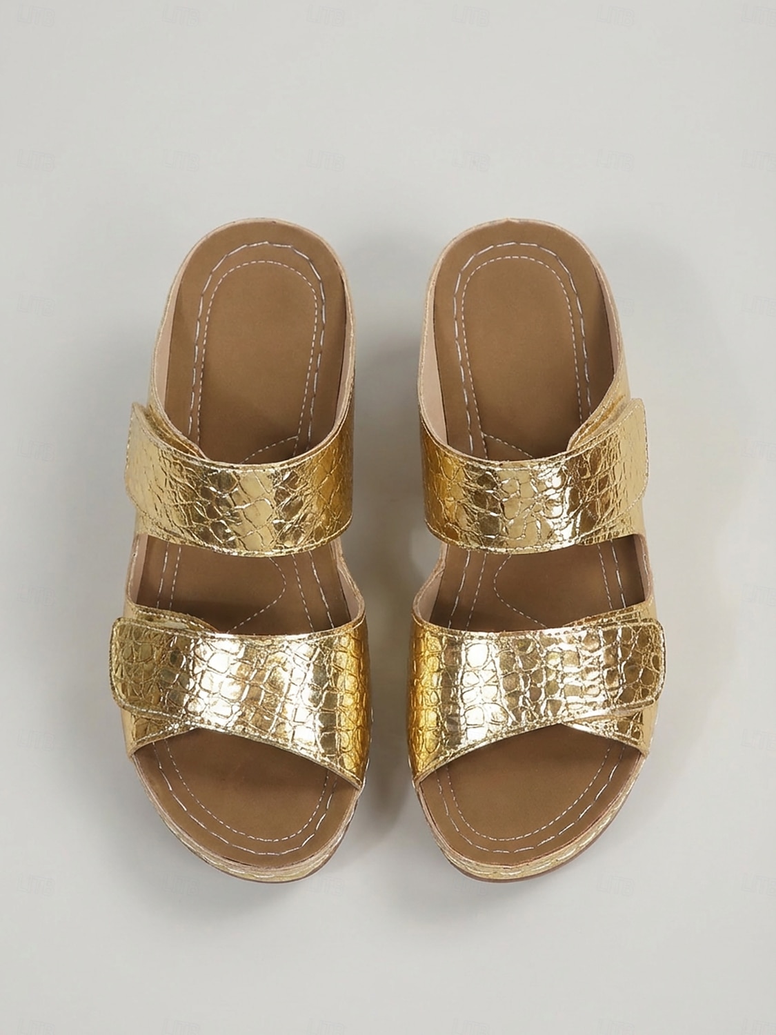 sandali con zeppa dorati da donna – comode scarpe con velcro in rilievo coccodrillo per viaggi, spiaggia e abbigliamento casual del 2026 a $26.99 –P2