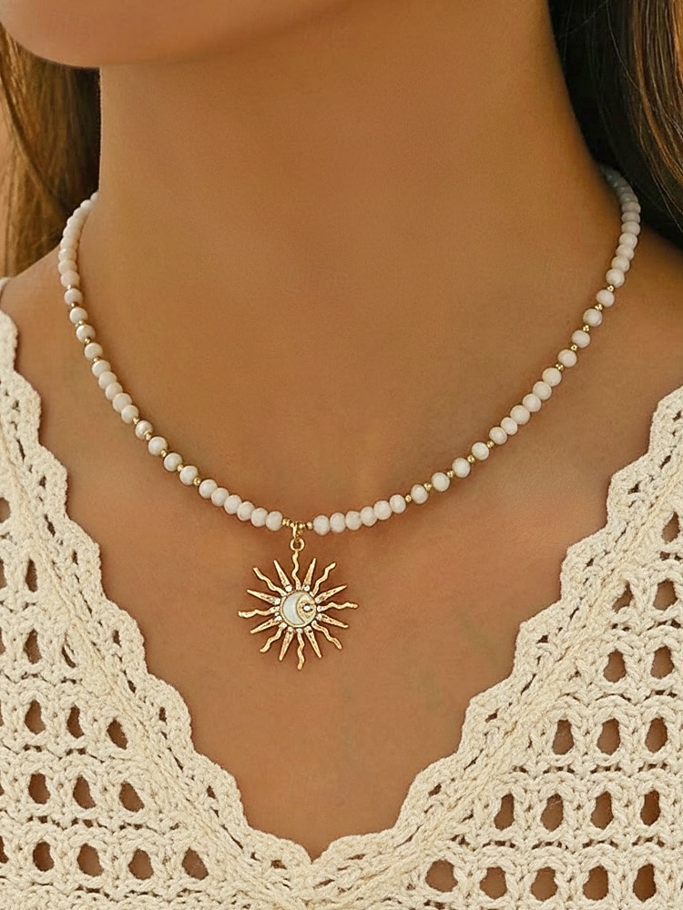 Collana con ciondolo a forma di sole in stile bohémien da donna: materiale in lega e perline, diverse opzioni di colore, perfetta per un abbigliamento casual e per lo stile delle vacanze al mare del 2026 a $9.99 –P5