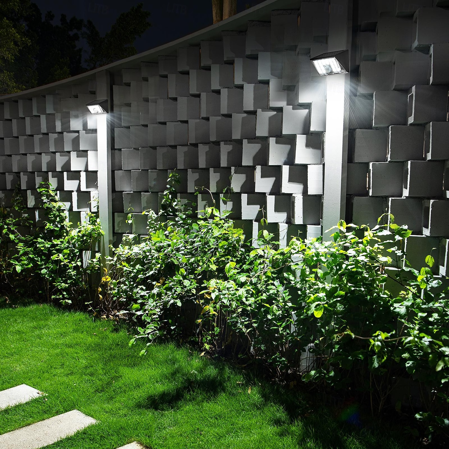 Applique murale solaire intelligente d'extérieur avec détecteur de mouvement, étanche IP65, 22 LED, 4 modes d'éclairage, lampe décorative pour jardin, cour, clôture, mur, villa, porche de 2026 ? $26.99 –P16