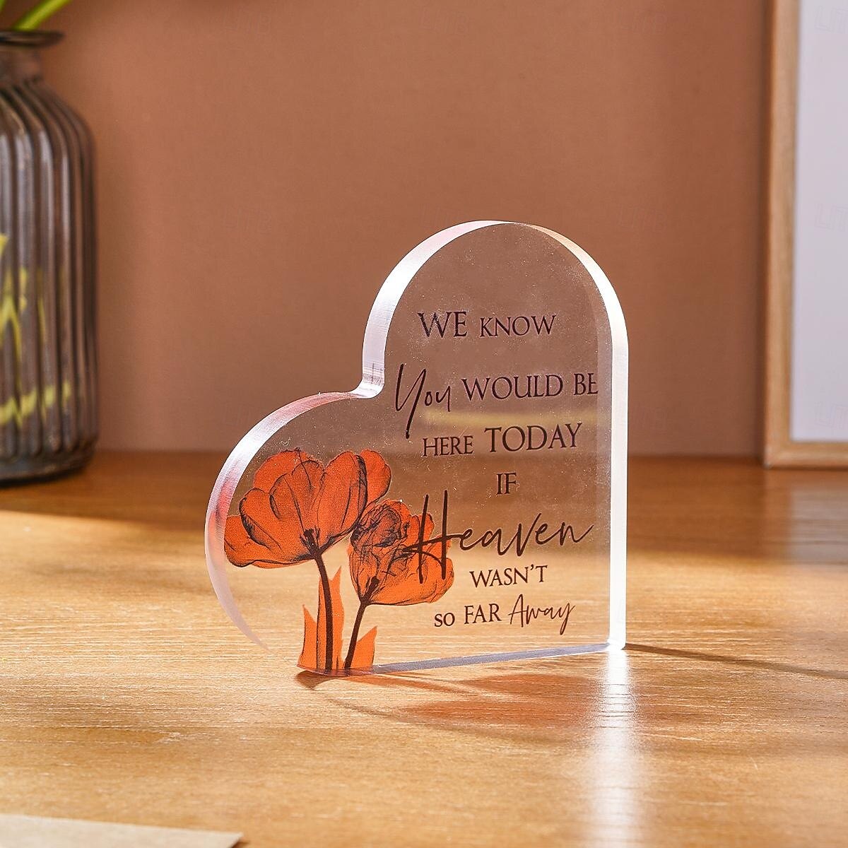 פריט קישוט בצורת לב ופרפר ליום האם אחד. קיימות מספר אפשרויות. מתאים למתנות יום האם ולקישוטי שולחן לחג המשפחה. 2026 - $9.99 –P14