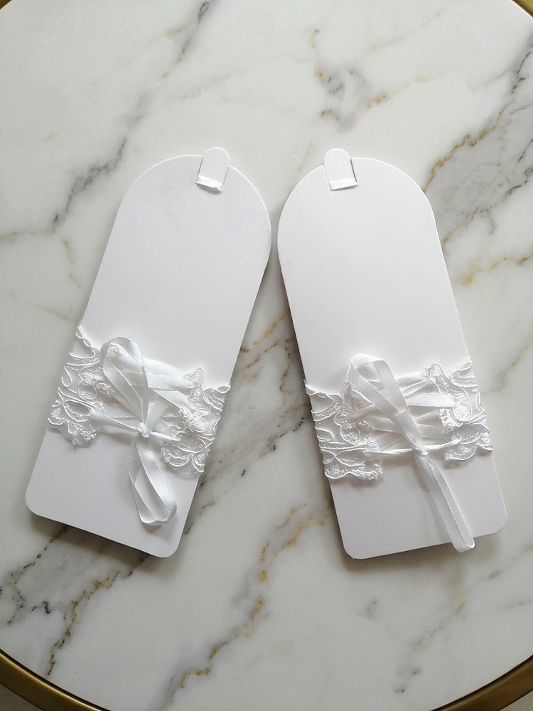 Luvas femininas de renda até o pulso, confeccionadas em poliéster, um elegante acessório para noivas, ideal para casamentos, festas e ocasiões especiais. de 2026 por CLP $10028 –P7