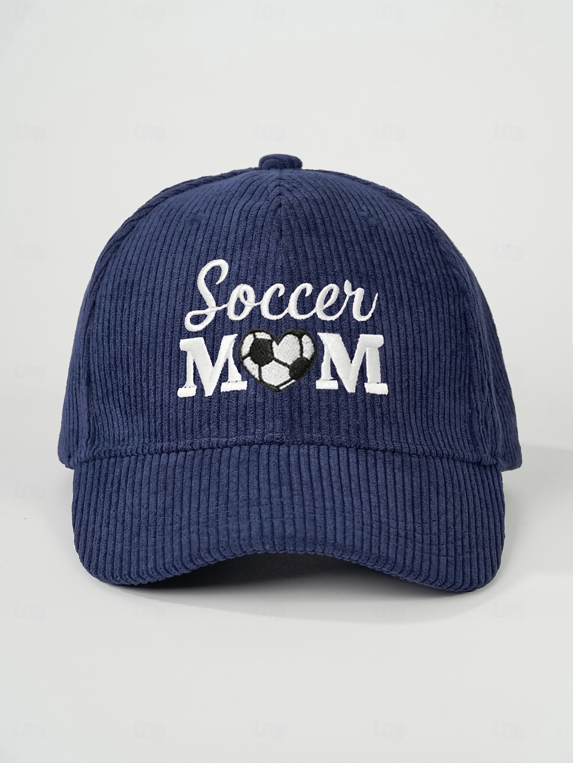 Gorra de béisbol bordada para mamá futbolera: gorra vintage ajustable de pana con forma de corazón para papá con abertura para cola de caballo para partidos de fútbol de verano, gorra deportiva informal para exteriores. 2026 - $19.99 –P12