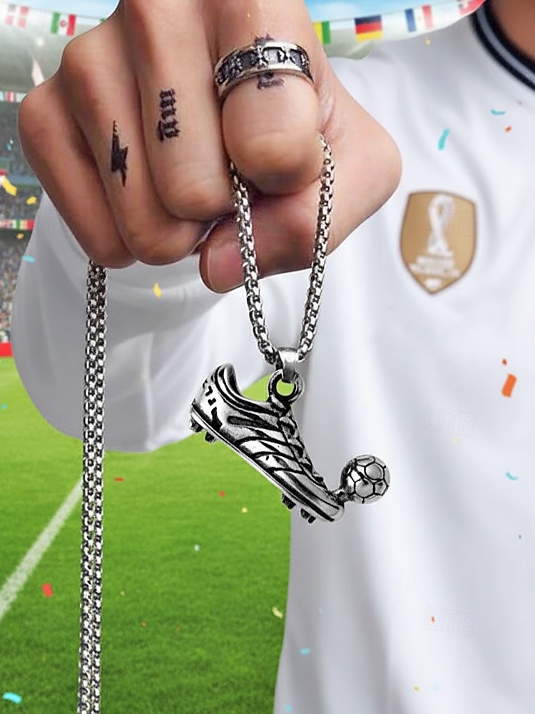 Collana da uomo in acciaio inossidabile con ciondolo a forma di calcio di pallone, gioiello per tifosi di calcio, ideale per partite e per l'uso quotidiano. del 2026 a $7.99 –P2