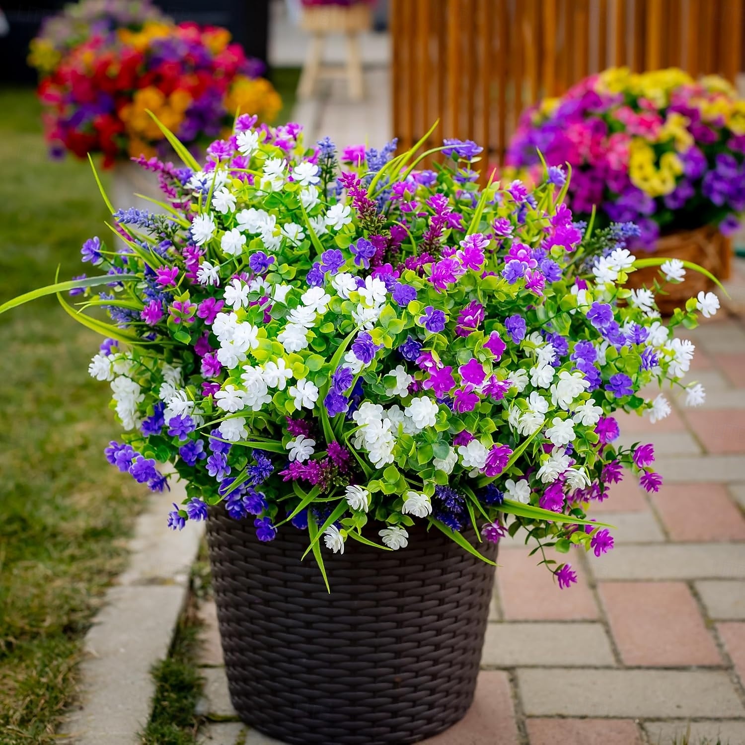 20 חבילות פרחים מלאכותיים לחוץ צמחים מלאכותיים ירק חיצוני דמוי עץ תאשור ללא דהייה שיחים מפלסטיק לעיצוב הבית גינת חווה (מעורב, 3 צבעים מג'נטה סגול לבן) 2026 - $31.99 –P7