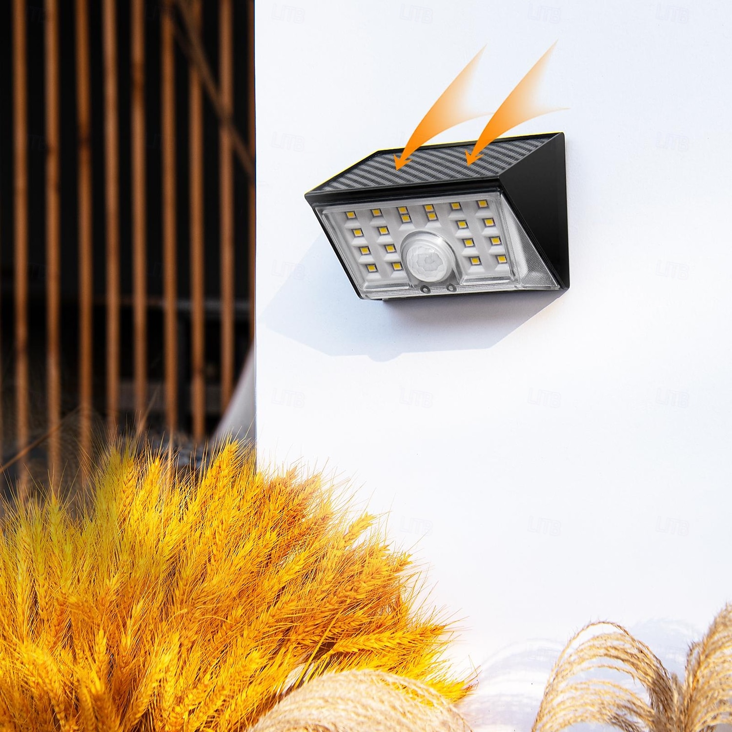 Applique murale solaire intelligente d'extérieur avec détecteur de mouvement, étanche IP65, 22 LED, 4 modes d'éclairage, lampe décorative pour jardin, cour, clôture, mur, villa, porche de 2026 ? $26.99 –P14