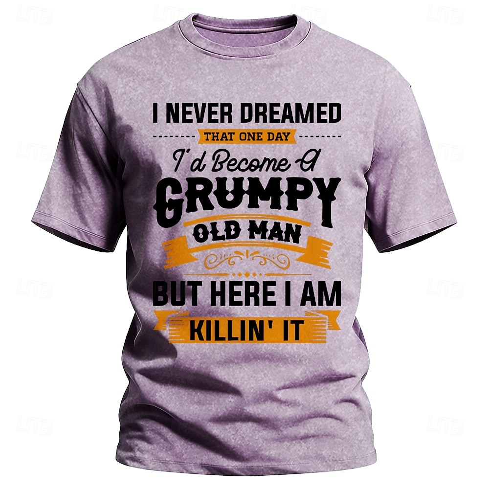 Koszulka męska na Dzień Ojca. Nigdy nie śniłem, że zostanę zrzędliwym staruszkiem, który zabija. Zabawny, humorystyczny t-shirt z nadrukiem. Krótki rękaw. Prezent urodzinowy. Ubrania od projektantów. 2026 - $21.99 –P2