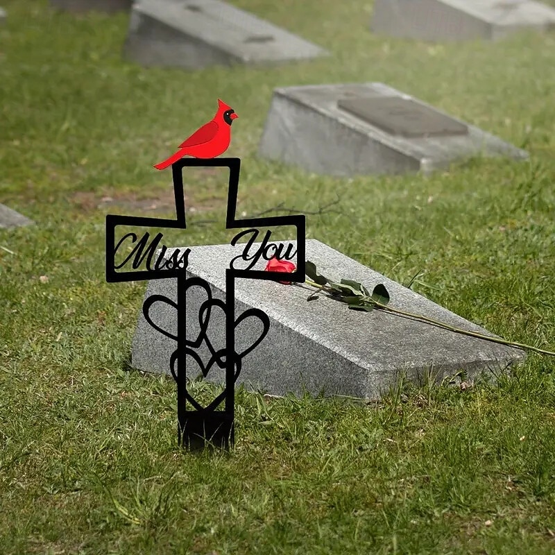 kovová pamětní deska na hřbitově na památku, železný kříž s červeným kardinálem a květinovou výzdobou, venkovní zahradní kůl na památku pamětního dne, dekorace hřbitovního dvora 2026 - $16.99 –P3