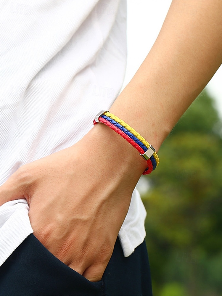 Bracciale da uomo intrecciato in similpelle, disponibile in diversi colori, ispirato alla bandiera americana, ideale per partite di calcio, tifosi, tifosi di football, per lo spirito di squadra e per un look casual da giorno di partita. del 2026 a $7.99 –P3
