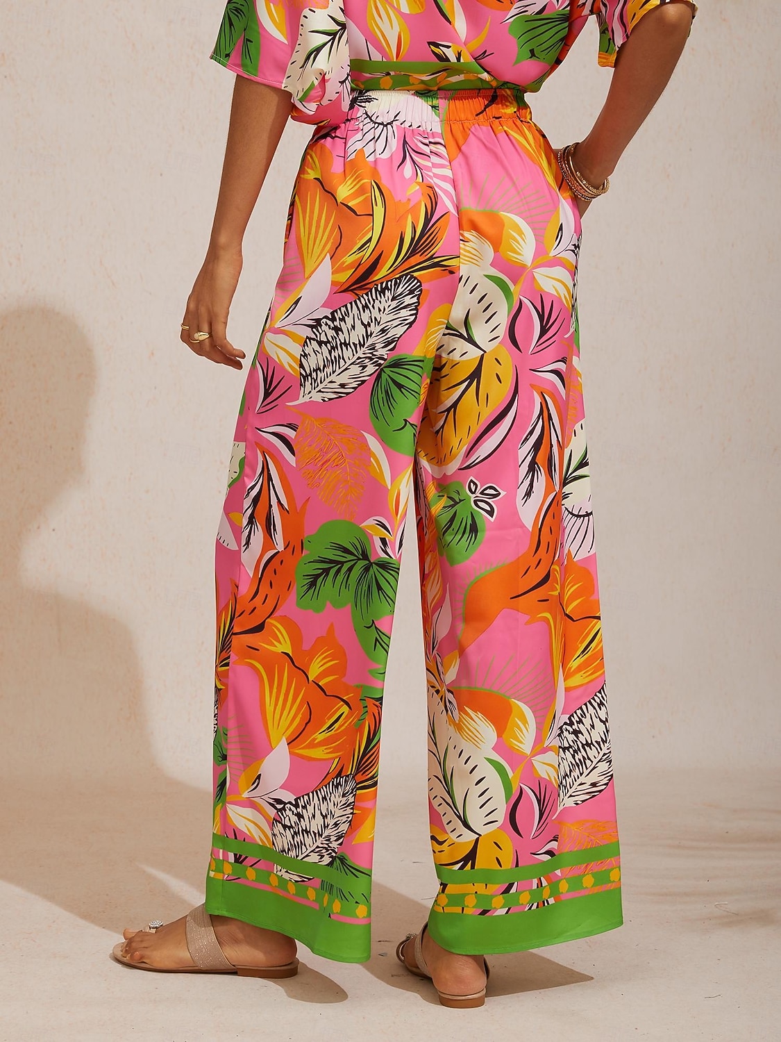 Dzikie satynowe spodnie z szerokimi nogawkami w kształcie hibiskusa 2026 - R$451.26 –P4