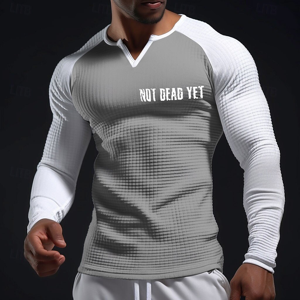 T-shirt henley raglan à manches longues pour homme, style sportif et motivant, avec slogan « Not Dead Yet » (pas encore mort), coupe ajustée, en maille gaufrée texturée, idéal pour la salle de sport, de 2026 ? $23.99 –P5