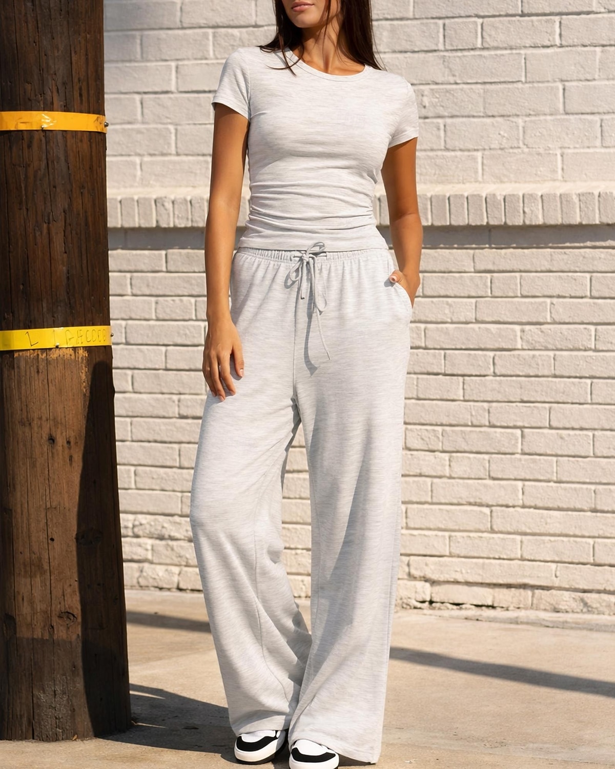 Per donna Set di tute e pullover Tuta da 2 pezzi Abiti da salotto Coulisse con tasca Tinta unita Set di Abbigliamento Sportivo Estate Primavera Grigio scuro Nero Allenamento in Palestra Jogging Corsa del 2026 a $26.99 –P1