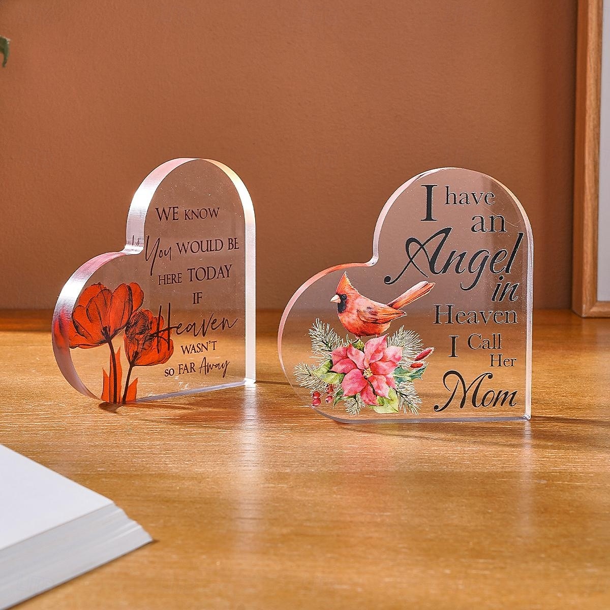 פריט קישוט בצורת לב ופרפר ליום האם אחד. קיימות מספר אפשרויות. מתאים למתנות יום האם ולקישוטי שולחן לחג המשפחה. 2026 - $9.99 –P11