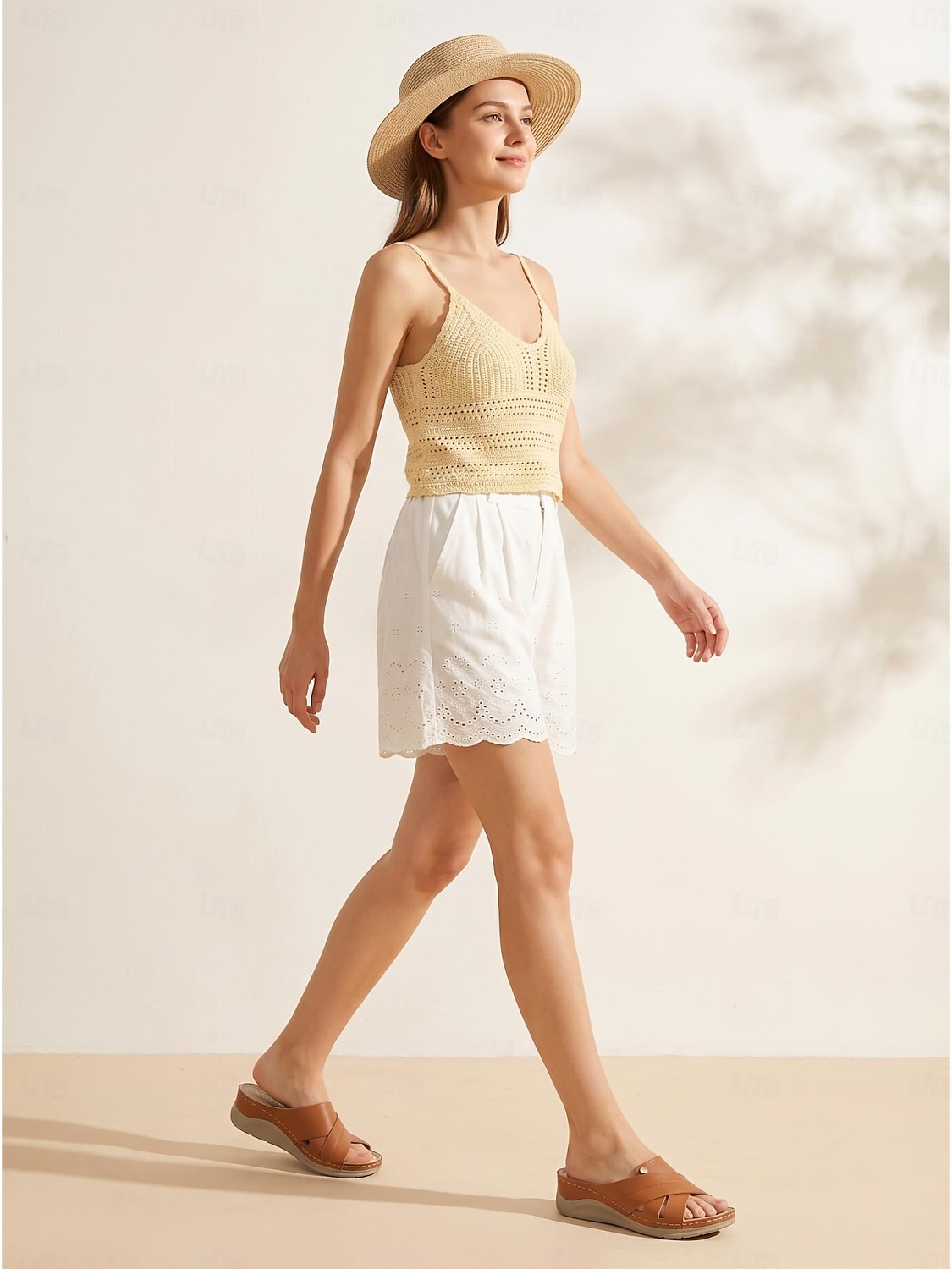 Sandálias femininas marrons com suporte para o arco do pé – chinelos de dedo com tiras cruzadas irregulares, sandálias leves e acolchoadas para maior conforto, ideais para uso interno e caminhadas. de 2026 por $34.99 –P1