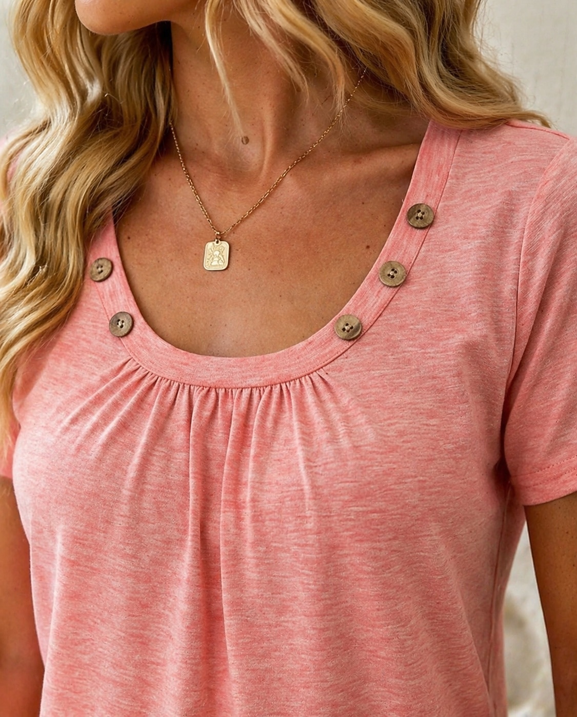 Tunic da donna in 100% cotone con bottoni grafica semplice elegante a maniche corte girocollo regolare top quotidiani bianchi rosa khaki grigio estate primavera autunno del 2026 a $25.99 –P1