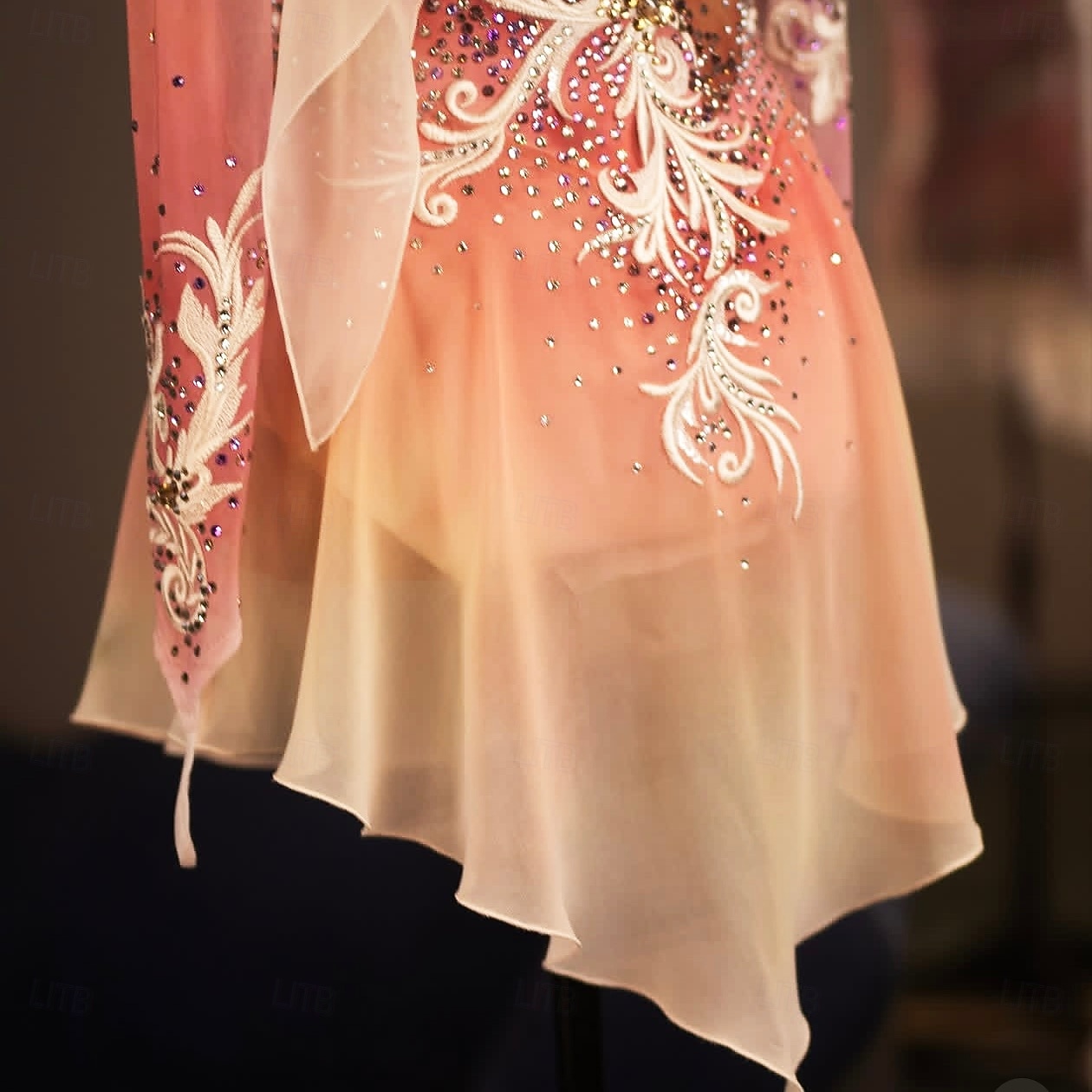 Figure Skating Dress Women's Ice Skating Dress Pink Patchwork Thumbhole Stretchy Training Competition Skating Wear Classic Crystal / Rhinestone Long Sleeve Ice Skating Figure Skating 2026 - $592.09 –P6