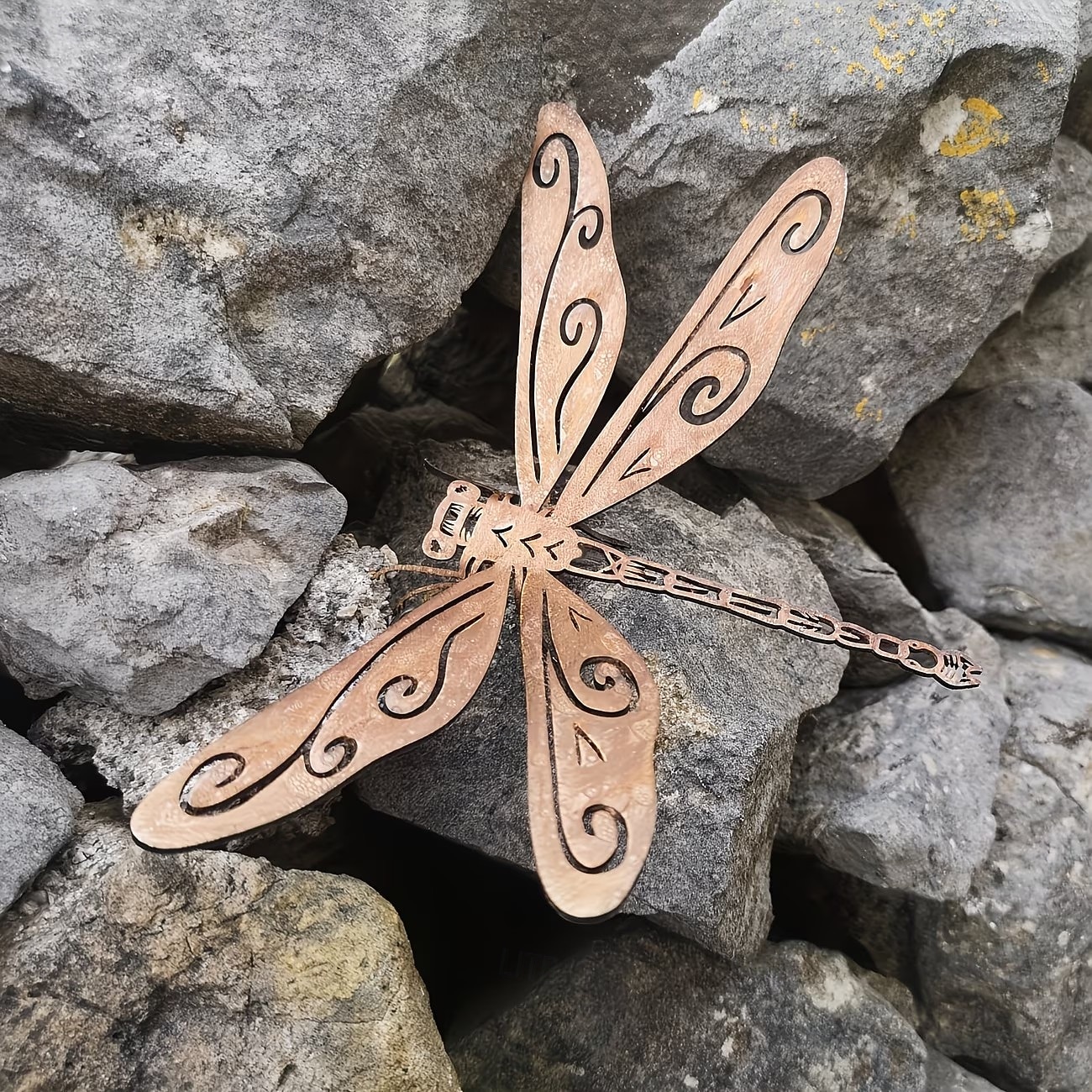 Escultura decorativa de libélula 3D de metal oxidado para exteriores, adorno de insecto de jardín de libélula oxidado naturalmente adecuado para jardines exteriores, patios traseros y decoraciones de 2026 - $12.49 –P9
