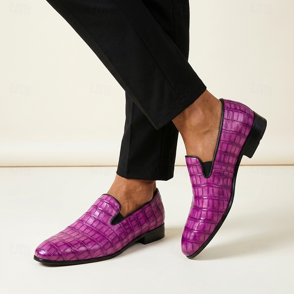 Mocassini da uomo viola con stampa coccodrillo, scarpe eleganti slip-on, calzature audaci e di tendenza per uomini alla moda, ideali per matrimoni, feste, banchetti, balli di fine anno e serate fuori. del 2026 a $54.99 –P2