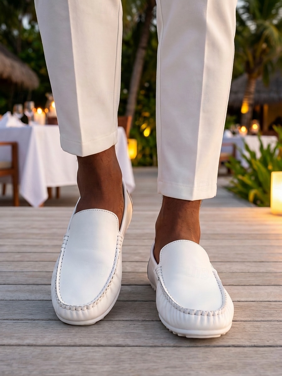 Mocassins masculinos brancos, leves e confortáveis, para caminhadas, calçado casual elegante e macio, ideal para noites em resorts, jantares de férias, cruzeiros, momentos de lazer na praia e férias descontraídas. de 2026 por $42.99 –P2