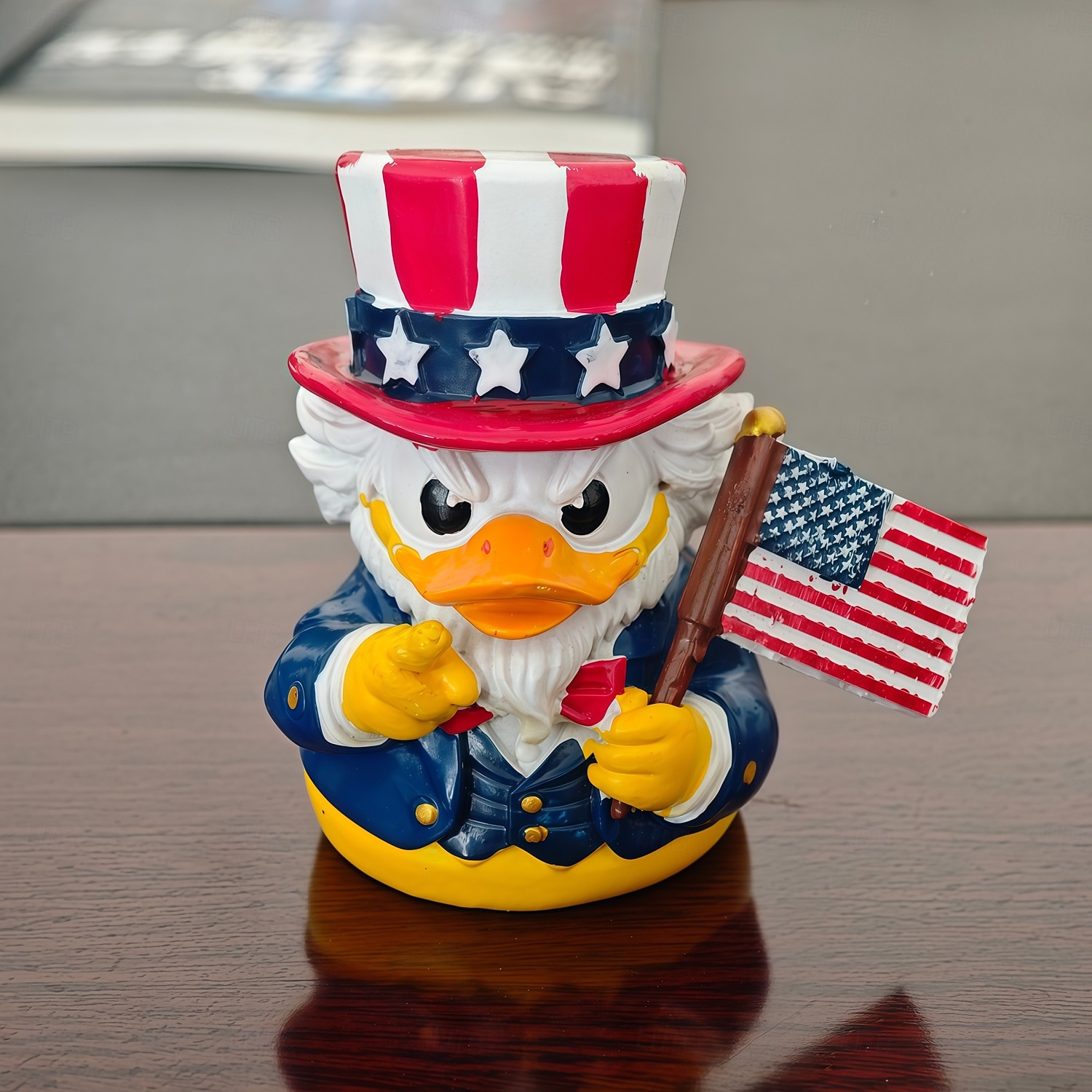 Figurine d'oncle canard patriotique, statuette amusante d'oncle canard avec drapeau américain &Chapeau haut-de-forme, décorations du 4 juillet, décoration intérieure américaine originale, décoration de 2026 ? $22.99 –P5