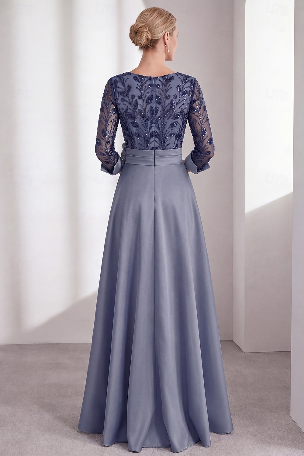 Linea ad A Lunghezza al pavimento Abito da Sera Abito formale Elegante Matrimonio informale / diurno Manica Lunga Scollo a V Matrimonio Formale Raso con Fiori 3D Pieghe Spacco del 2026 a $194.99 –P3