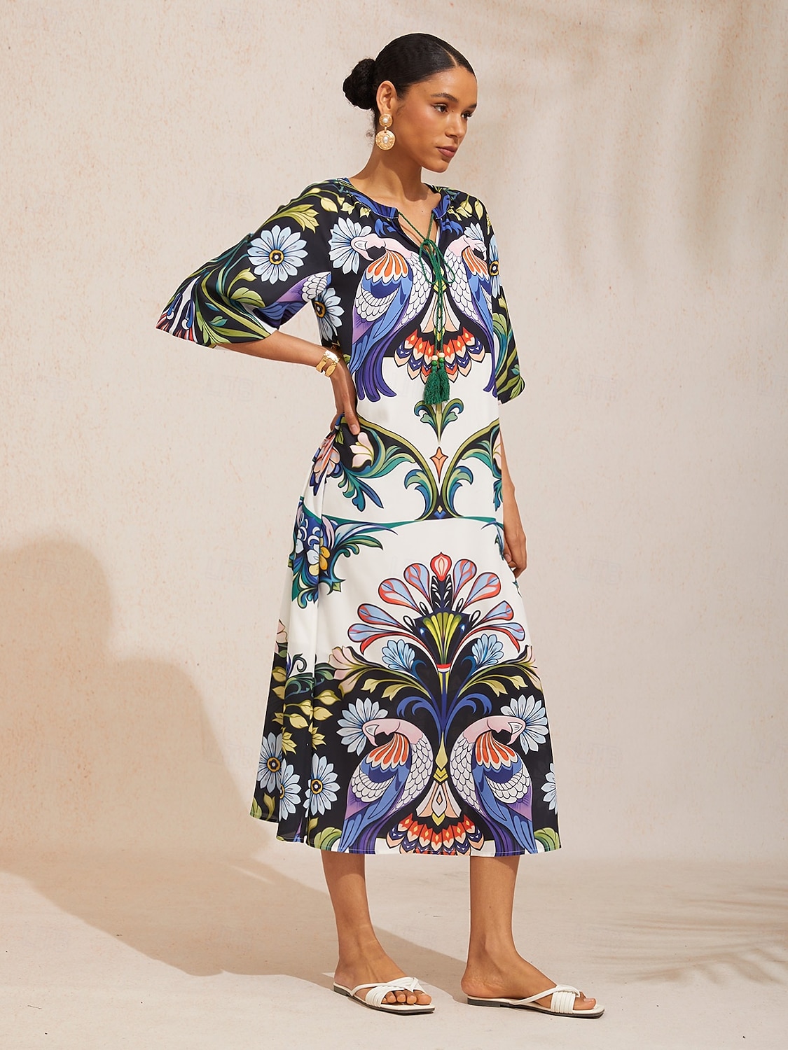 Vestido longo de chiffon com estampa de pássaros e flores, mangas raglan. de 2026 por $125.99 –P3