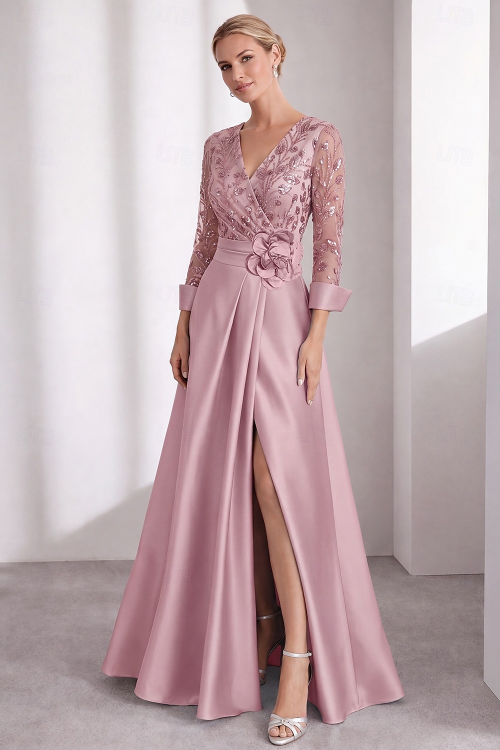 Linea ad A Lunghezza al pavimento Abito da Sera Abito formale Elegante Matrimonio informale / diurno Manica Lunga Scollo a V Matrimonio Formale Raso con Fiori 3D Pieghe Spacco del 2026 a $194.99 –P4