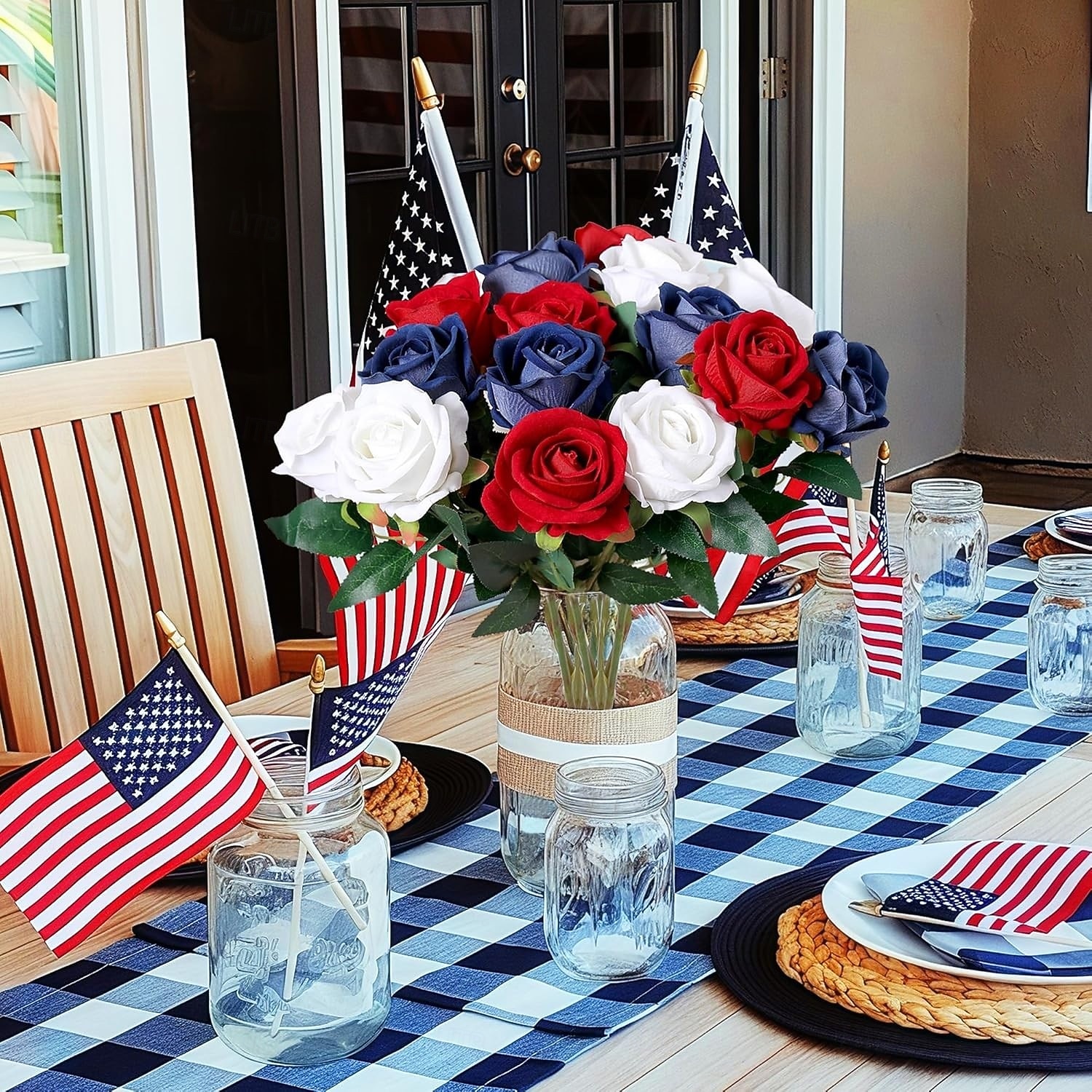 Bouquet de 15 fleurs artificielles en soie, style patriotique, avec de longues tiges, idéal pour la décoration de la maison ou comme centre de table pour la fête nationale américaine (4 juillet). de 2026 ? $22.99 –P1