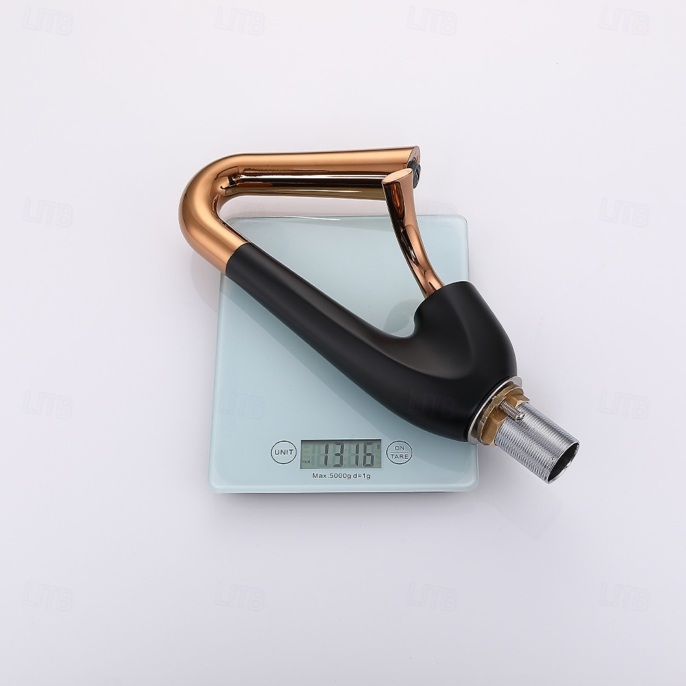 2026年 シンプルでエレガントな真鍮製洗面器用蛇口 – 温水・冷水対応、飛沫防止、回転式シンク蛇口。洗面器、カウンター下、洗面台キャビネットに使用可能。  コレクション – $239.39 –P1