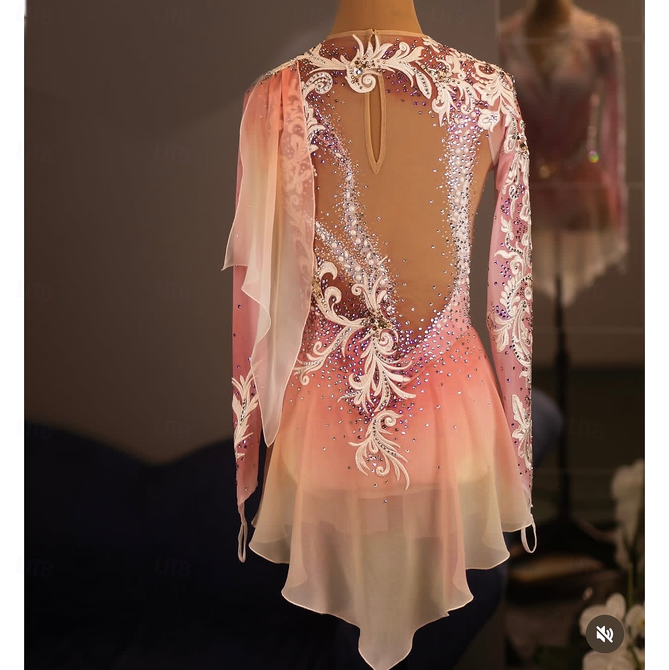 Figure Skating Dress Women's Ice Skating Dress Pink Patchwork Thumbhole Stretchy Training Competition Skating Wear Classic Crystal / Rhinestone Long Sleeve Ice Skating Figure Skating 2026 - $592.09 –P4