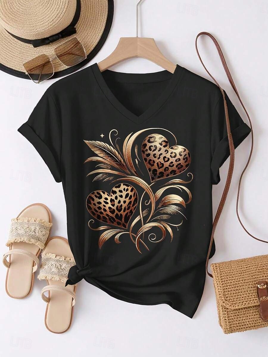 Femmes T-shirt Imprimé Cœur Graphique Léopard Élégant Classique Occasionnel Manche Courte Col en V Hauts Réguliers Quotidien Beige clair Noir Blanche Gris Été Printemps de 2026 ? $22.99 –P1